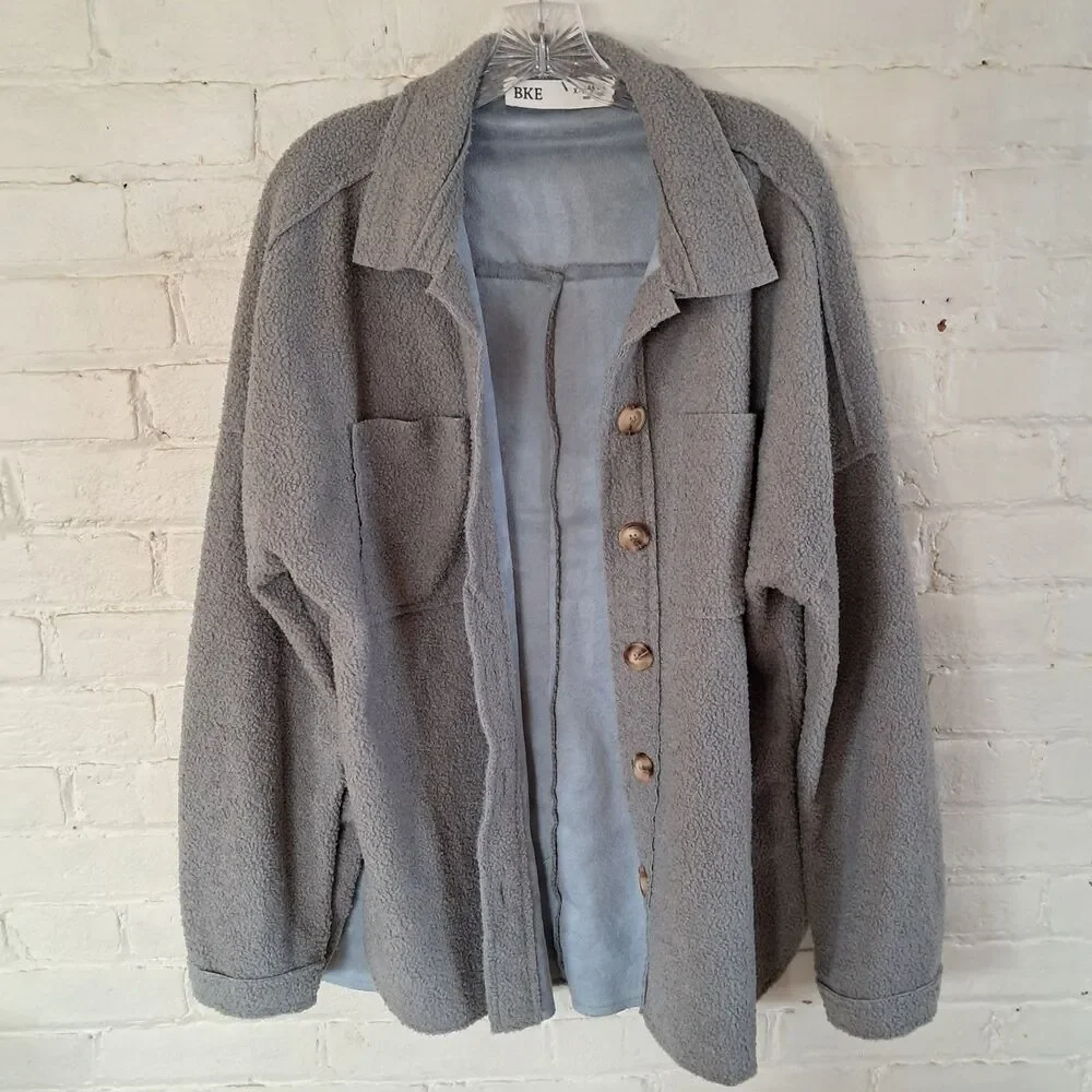 BKE Women’s Gray Sherpa Fleece Shacket Jacket Coat Size XL Long Sleeve Button - Picture 3 of 9
